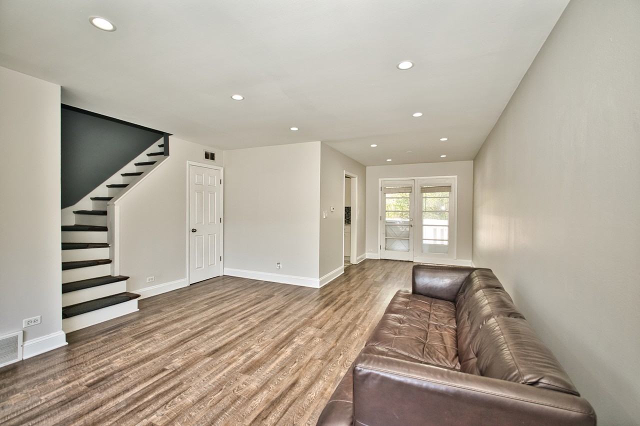 1895 Willow Hill Ct - Photo 2 of 37