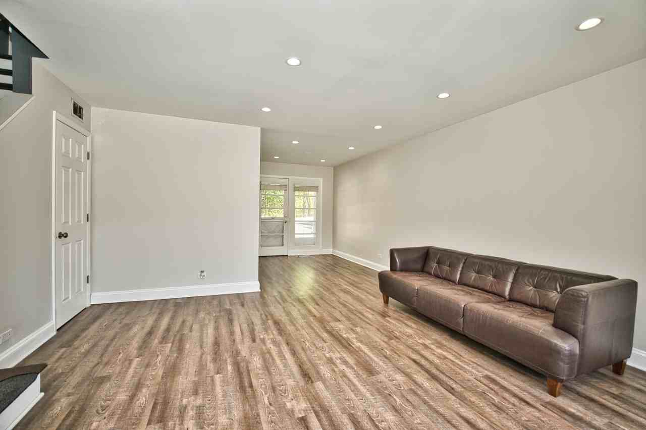 1895 Willow Hill Ct - Photo 3 of 37