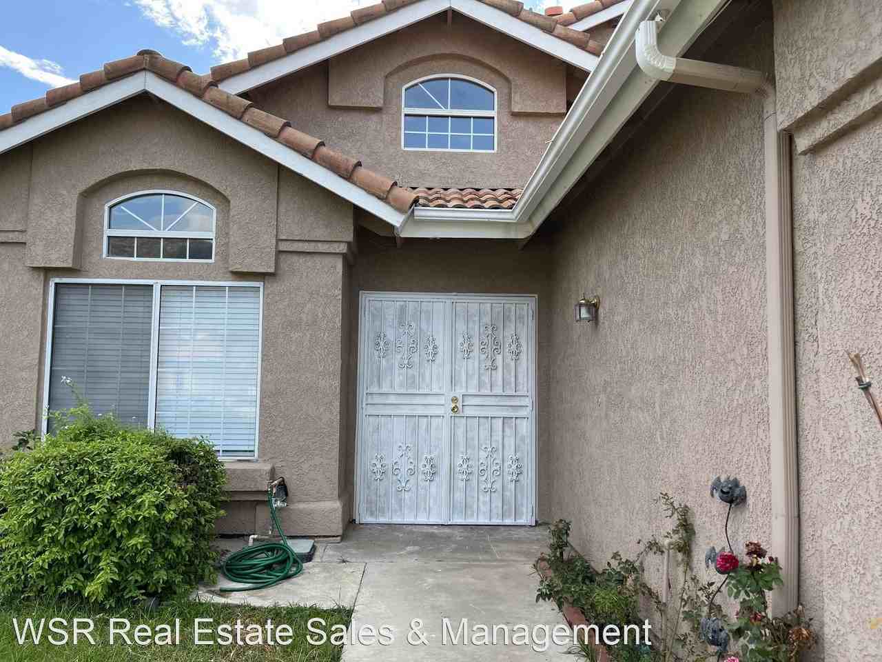 3364 Lincoln St - Photo 2 of 23