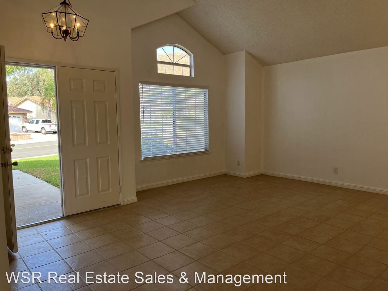3364 Lincoln St - Photo 3 of 23