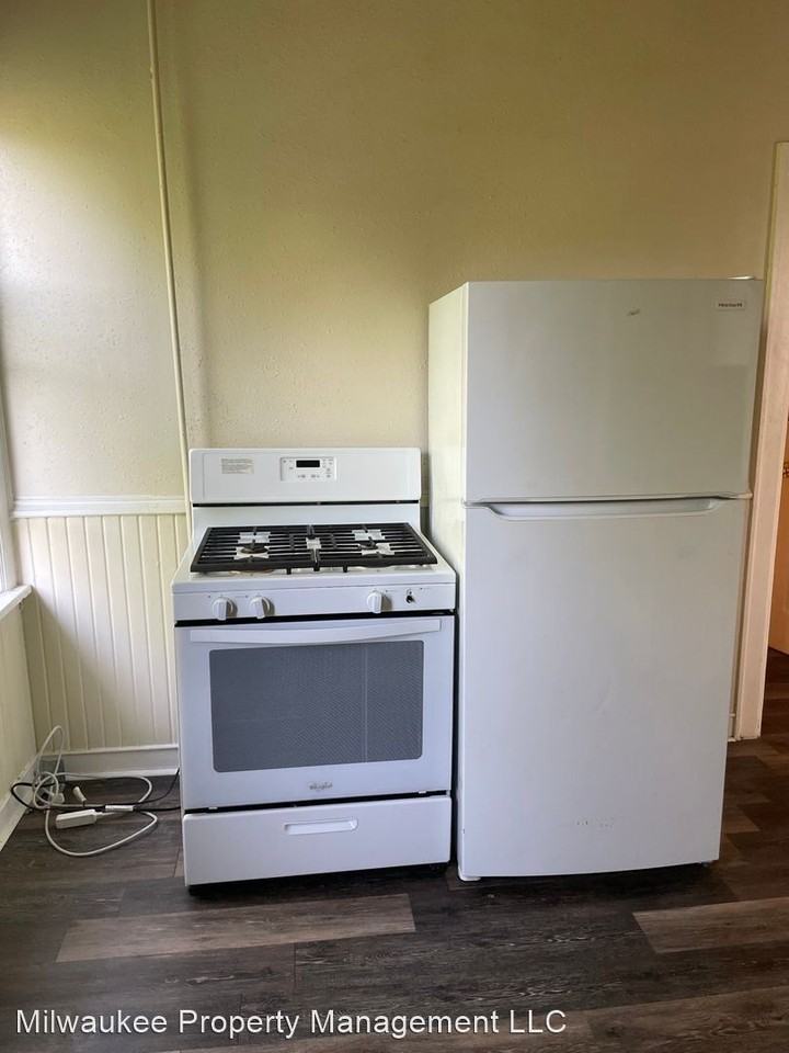 324 East Chambers Street - Photo 2 of 9