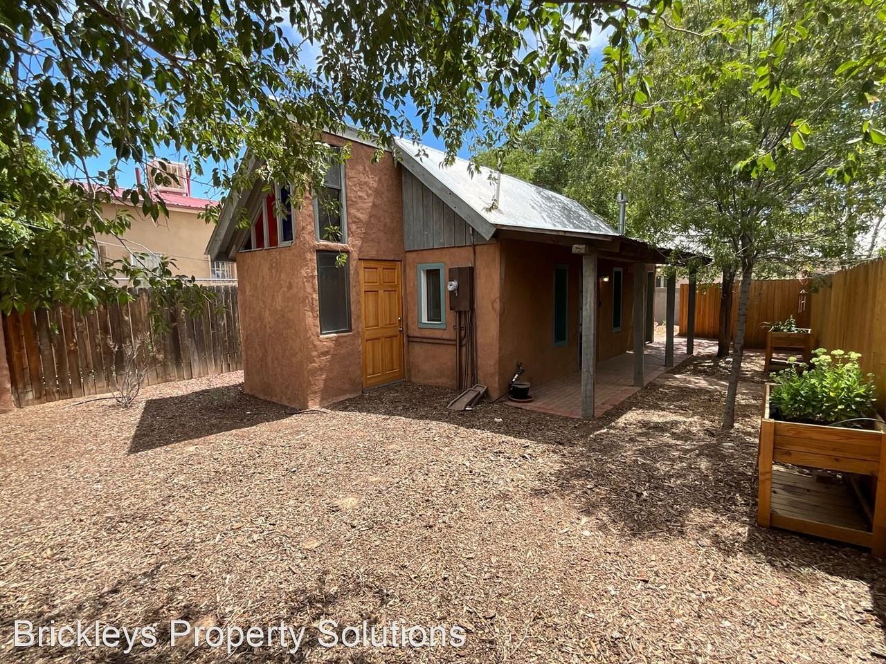 1708 1/2 Griegos Rd Nw - Photo 2 of 19