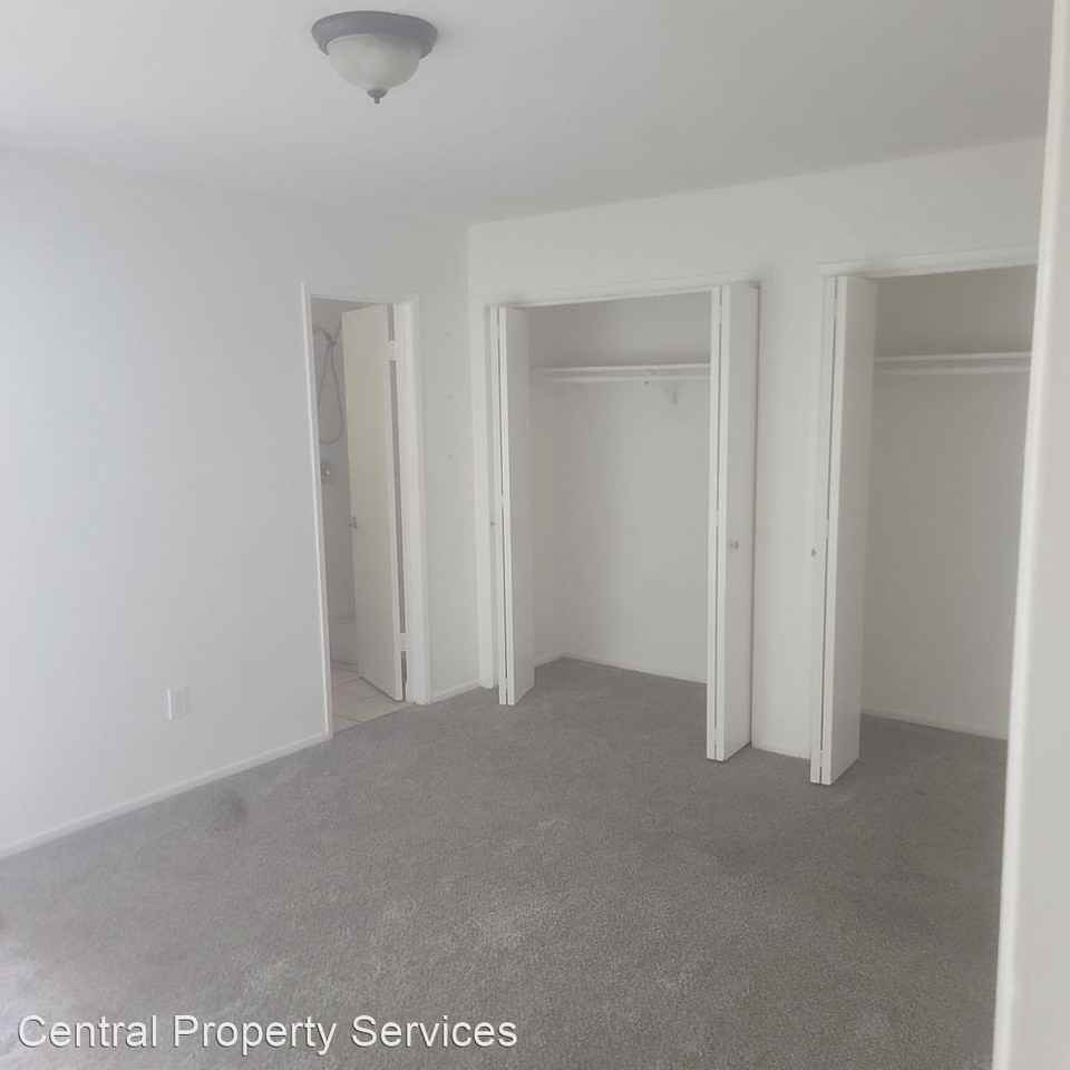 2056 N. Ventura Rd - Photo 3 of 8