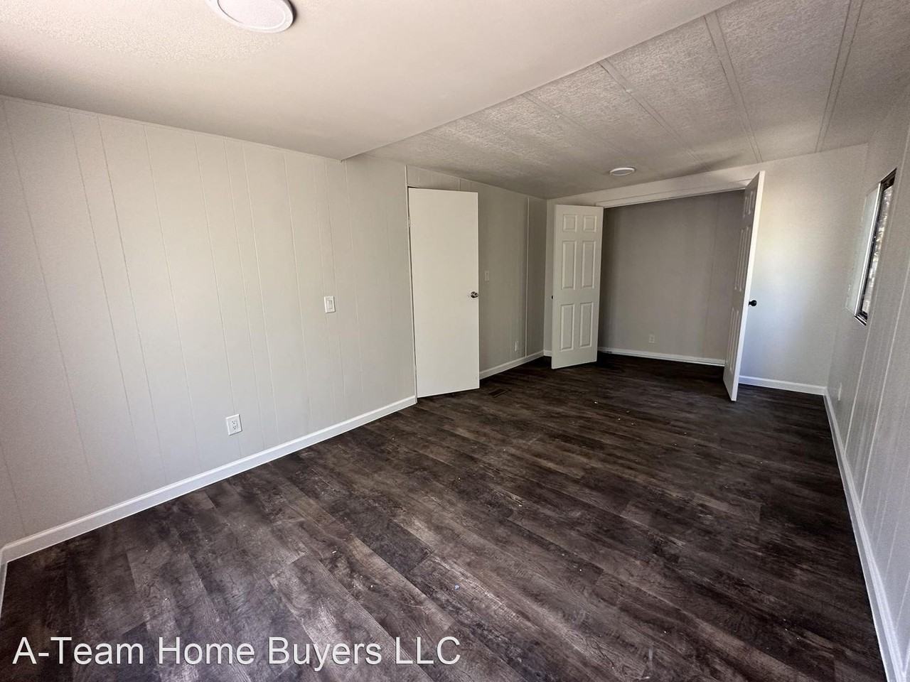 636 Lakeshore Dr - Photo 3 of 13