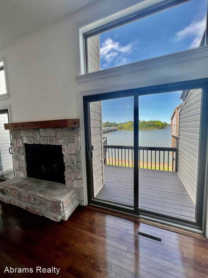 793 53rd St - Photo 3 of 50