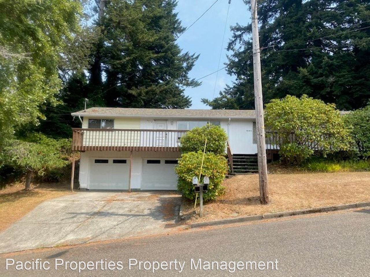 2817/2833 A St Apartments in North Bend, OR 97459 Zumper