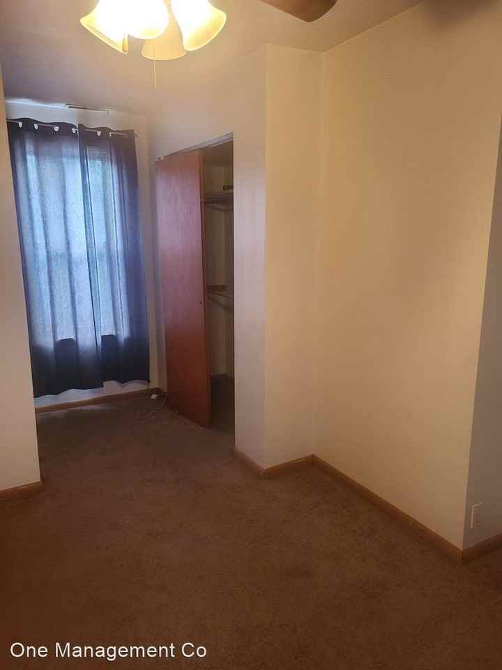 443 1/2 E 2nd St - Photo 3 of 7