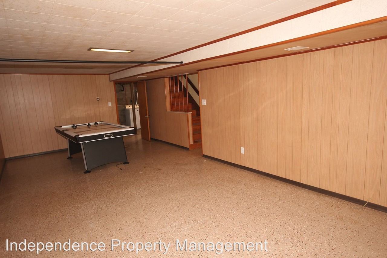 942 Gilbert Rd - Photo 3 of 50
