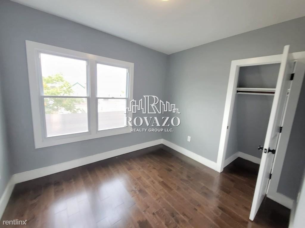 262 Ridge St - Photo 3 of 4