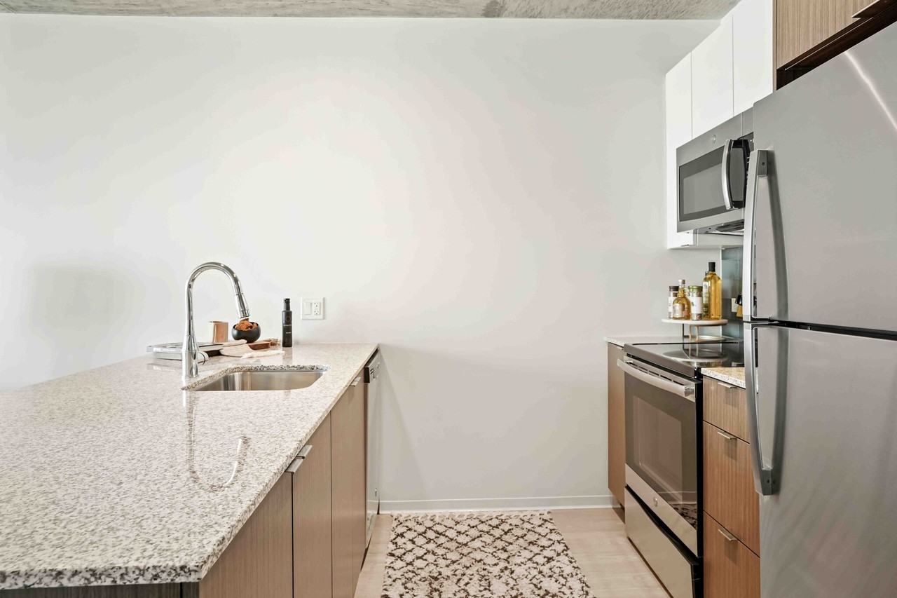 2111 S Wabash Ave #1-1 - Photo 5 of 25