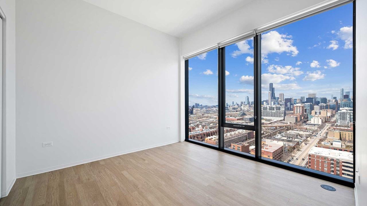 2111 S Wabash Ave #2-2 - Photo 3 of 21