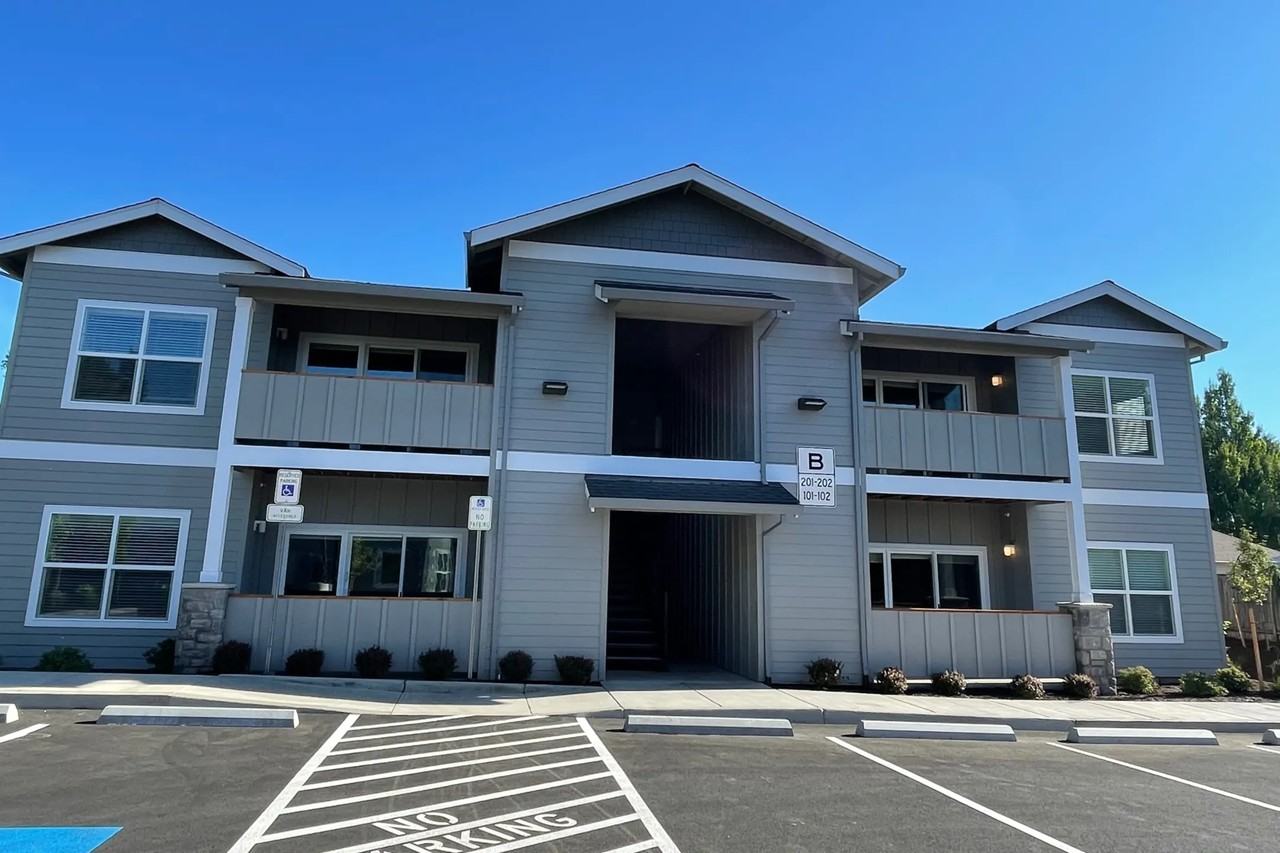 531 Ne Territorial Rd - Photo 3 of 25