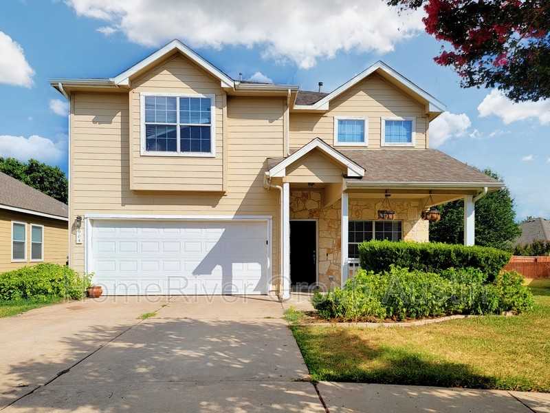 904 Elmwood Dr - Photo 2 of 34