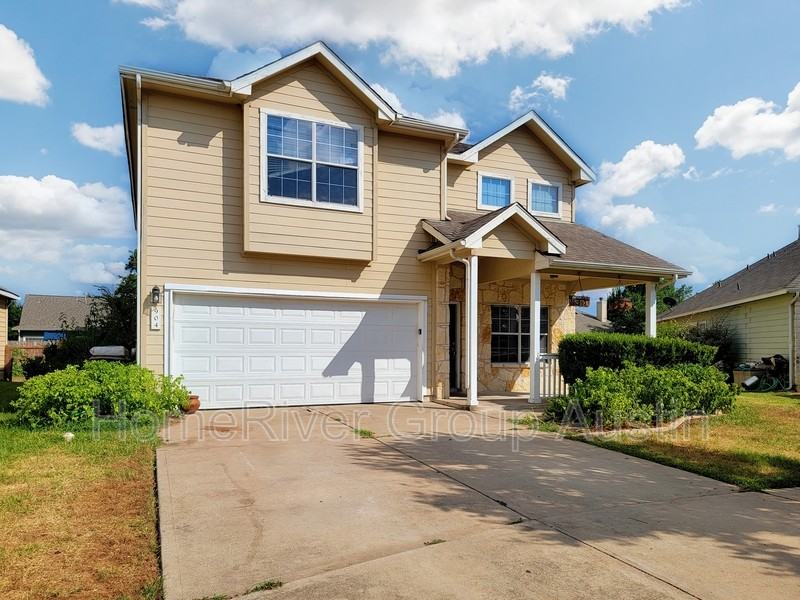 904 Elmwood Dr - Photo 3 of 34