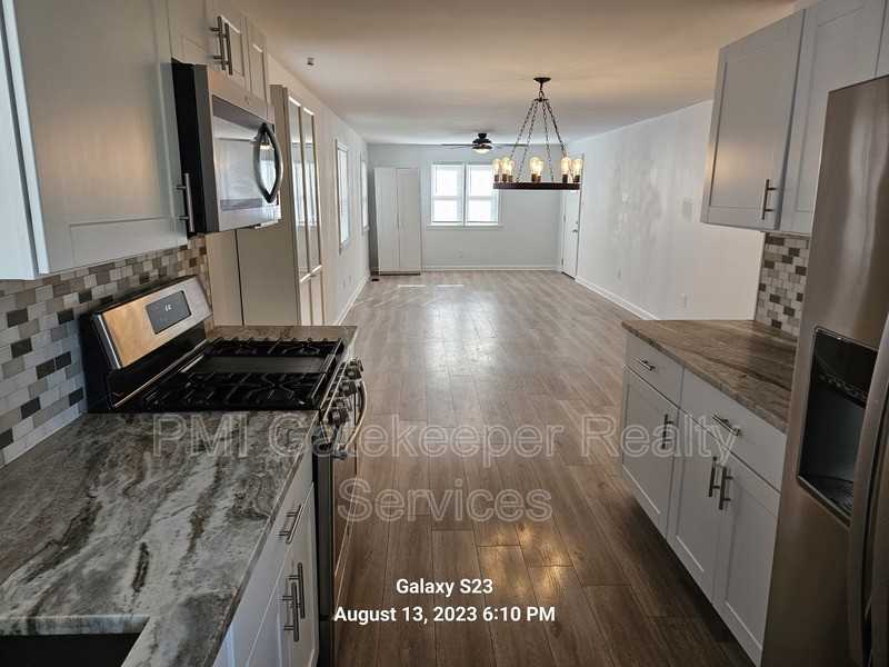 3824 Southern Ave - Photo 3 of 24