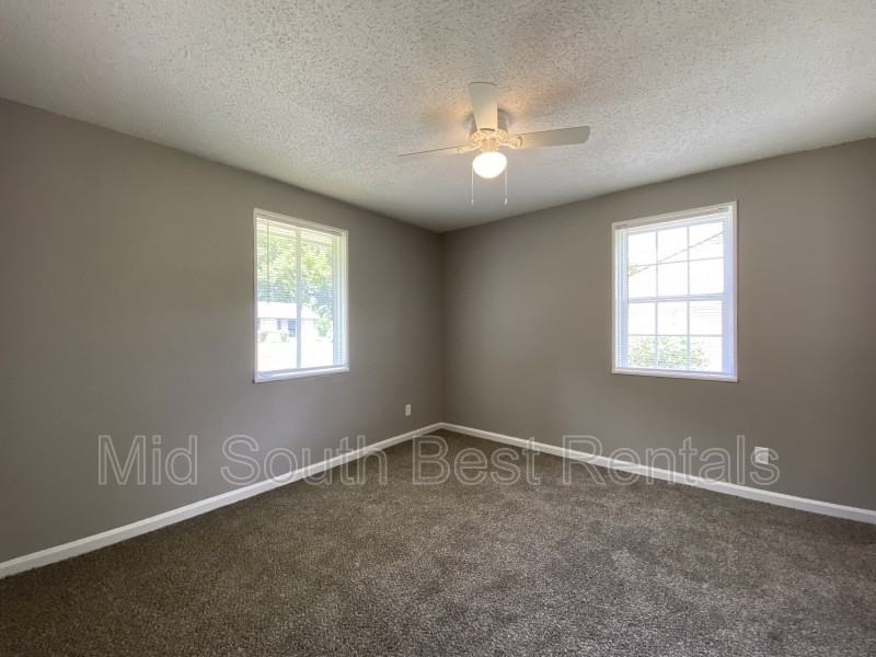 2769 Jolson Ave - Photo 3 of 8