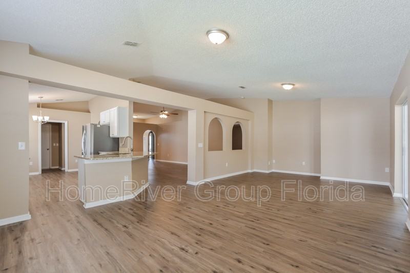 556 Doe Cove Pl - Photo 3 of 18