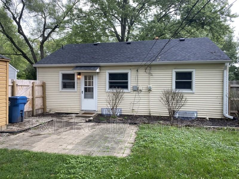 5636 Crittenden Ave - Photo 3 of 22