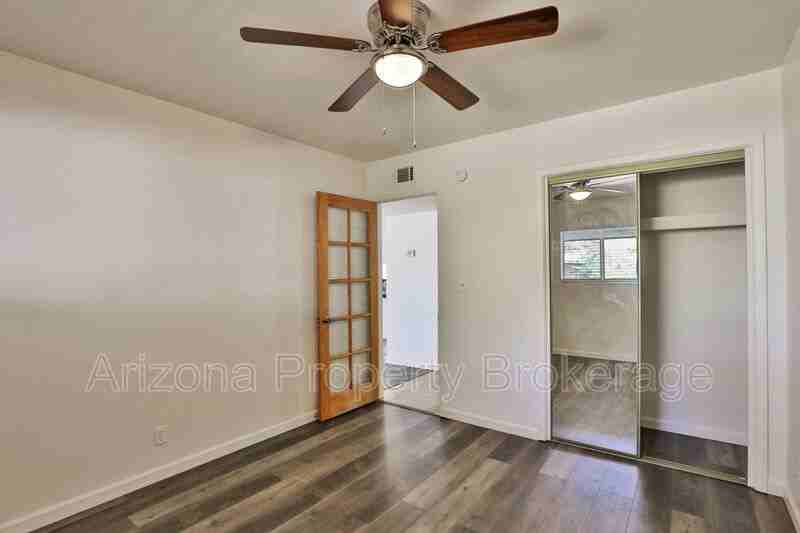 2323 S College Ave #5 - Photo 4 of 14