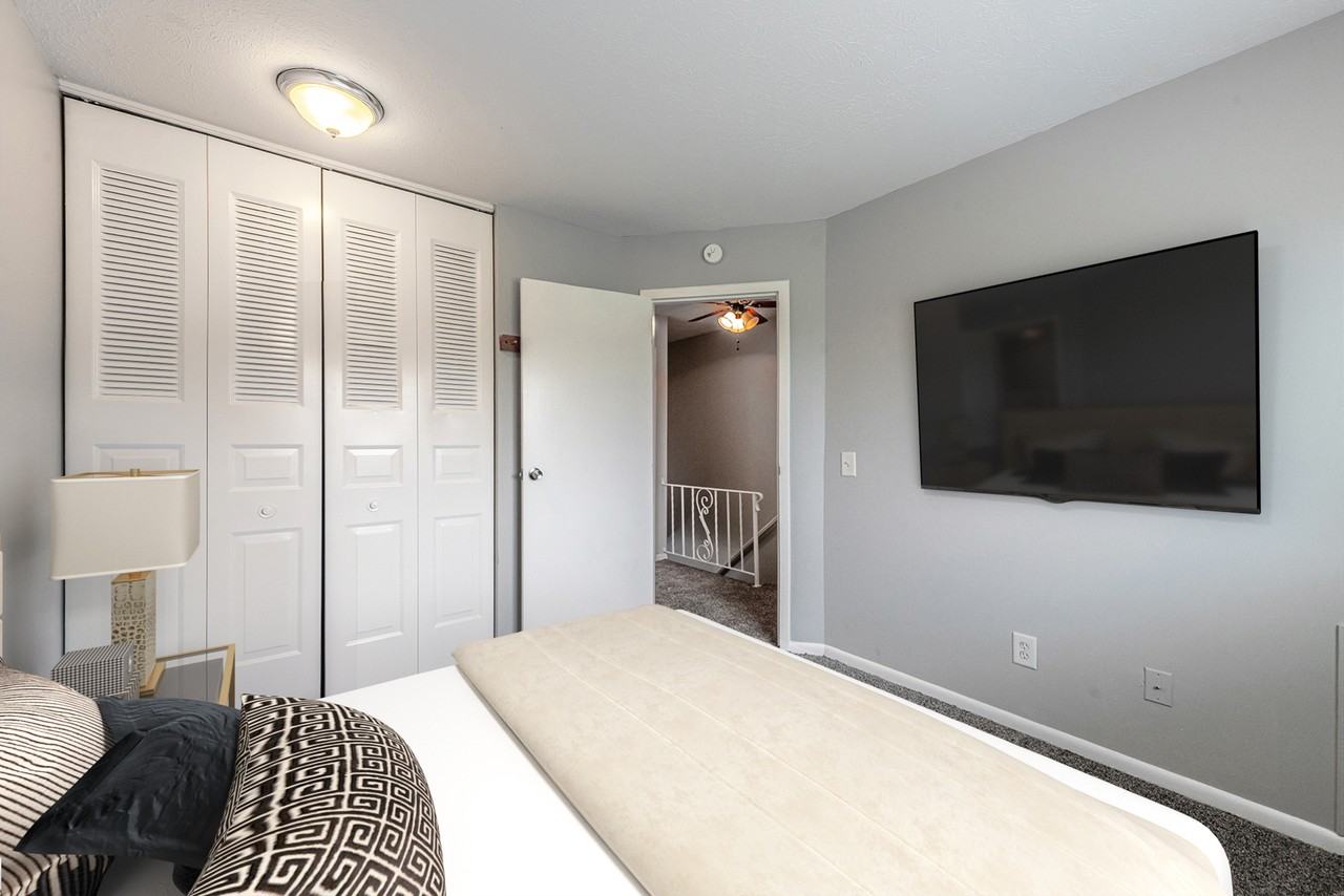 Centre Court Townhomes - Photo 3 of 48