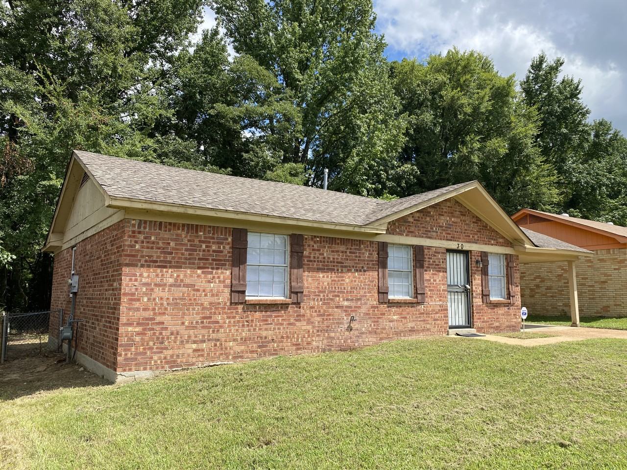 30 Lydgate Ave - Photo 2 of 19