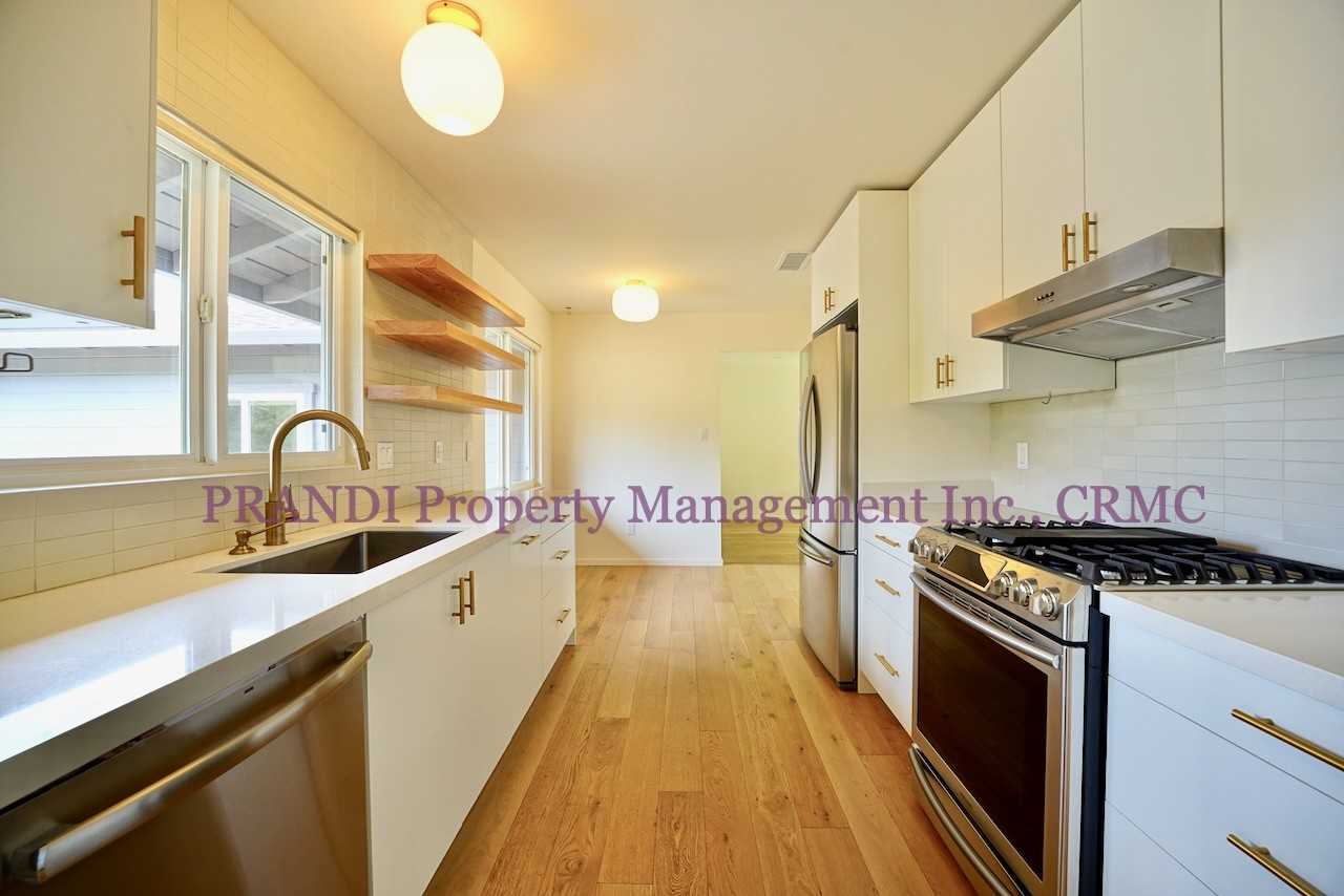 51 Robinhood Dr - Photo 3 of 30