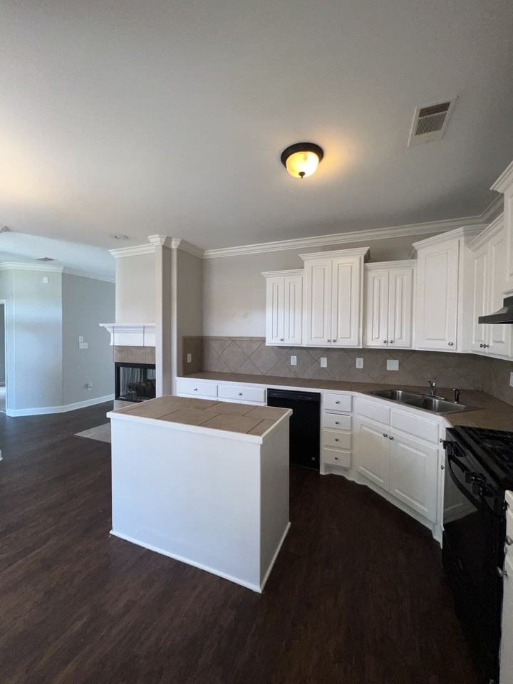 32 Springtree Cir - Photo 2 of 9