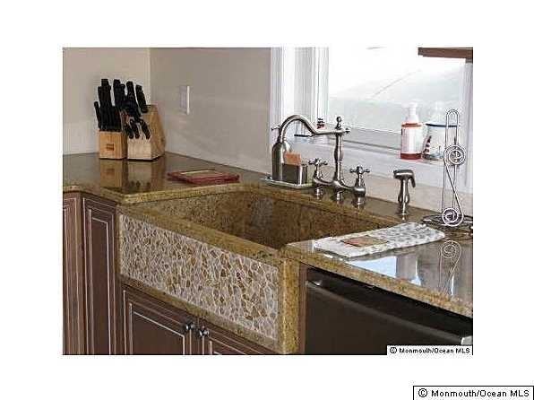 243 Dogwood Dr - Photo 3 of 6