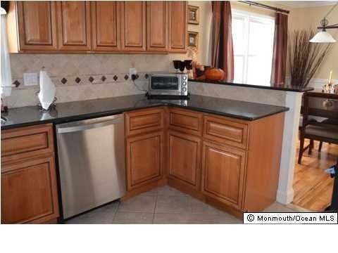 752 Mermaid Ave - Photo 3 of 6