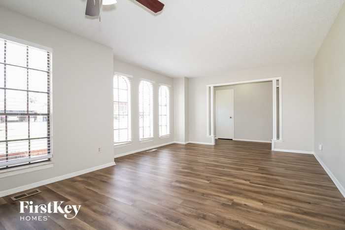 12506 S Villa Ave - Photo 2 of 15