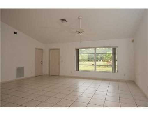 14561 Tangerine Dr - Photo 3 of 6