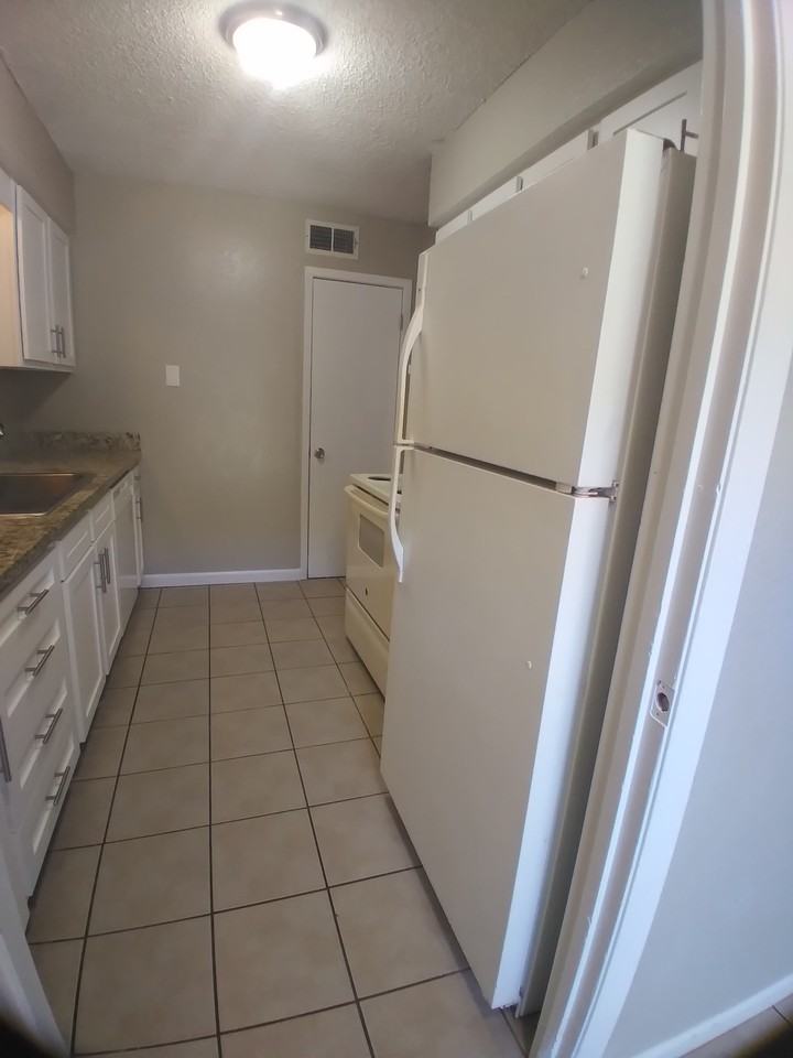 105 Patillo Rd #105 - Photo 3 of 12