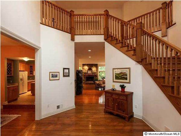 10 White Oak Dr - Photo 3 of 6