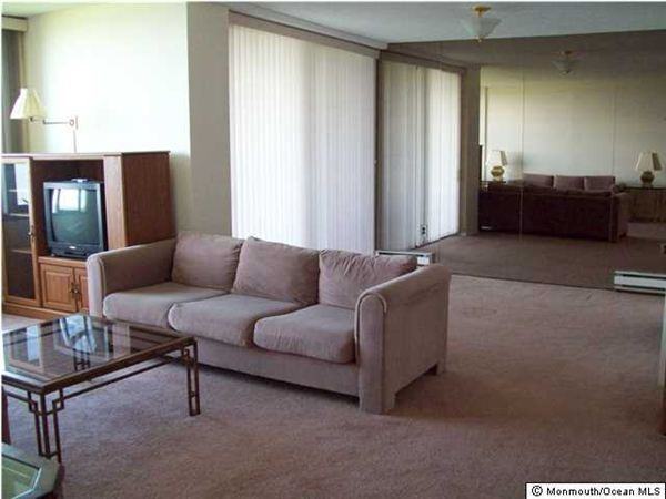 1-504 SCENIC DR - Photo 2 of 6