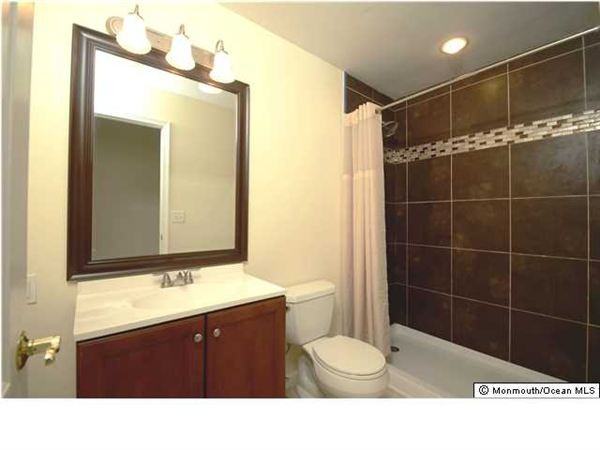 10 Maurice Ave - Photo 3 of 6
