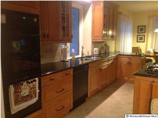 9 Inverness Ct - Photo 3 of 6