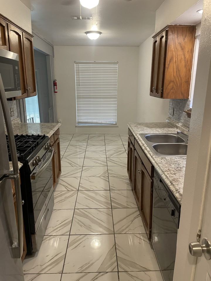 1107 Thurgood Circle - Photo 4 of 6