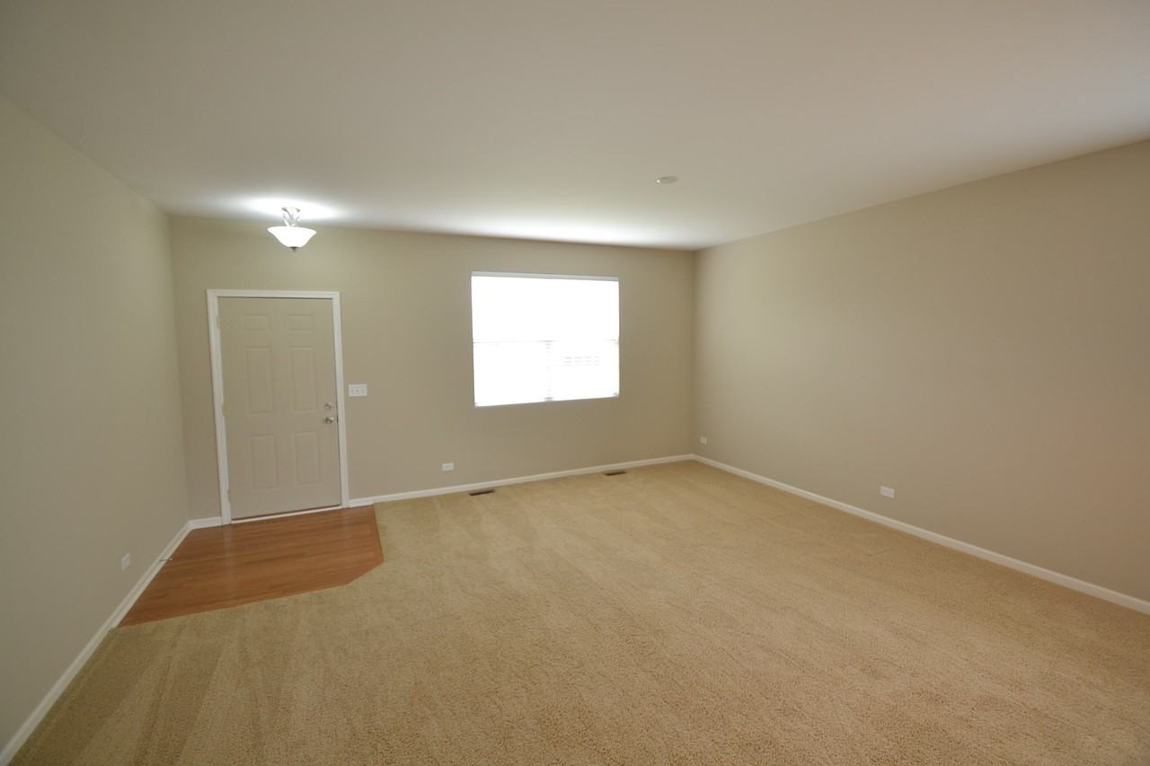 39817 Ackworth Ln - Photo 2 of 10