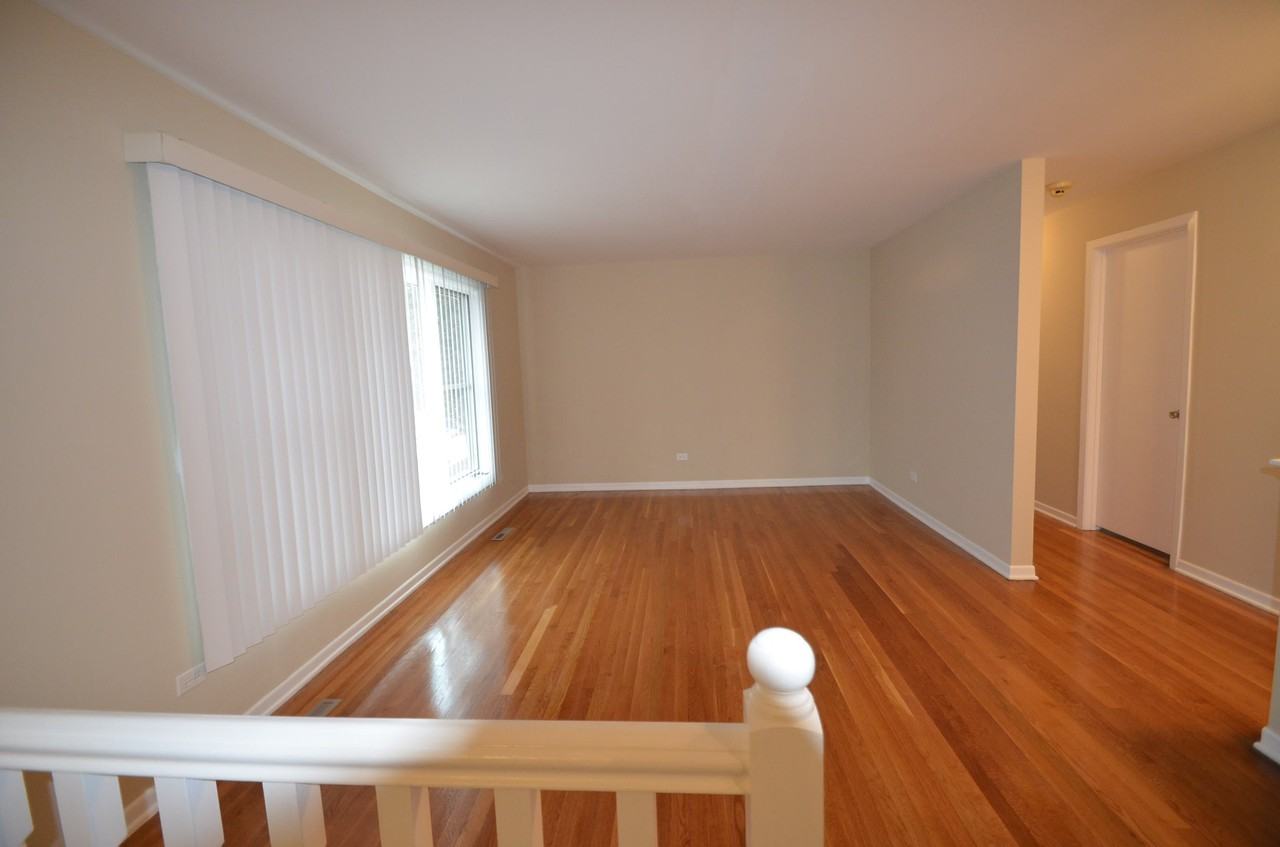 14843 Parkside Ave - Photo 3 of 9