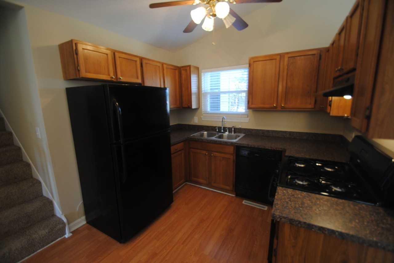 9312 Hawthorne Ln - Photo 3 of 8