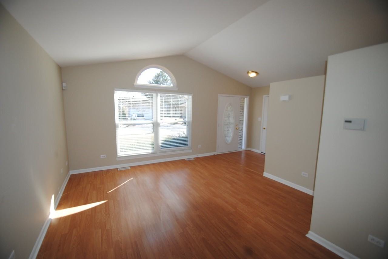 9312 Hawthorne Ln - Photo 2 of 8