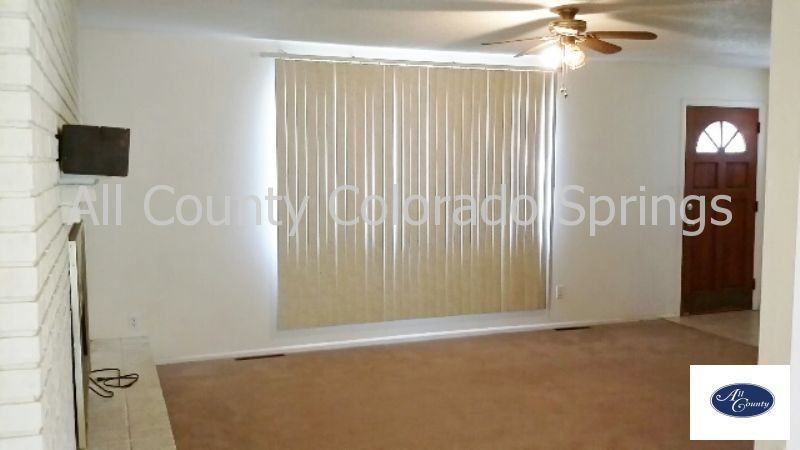 1910 Monterey Rd - Photo 2 of 15