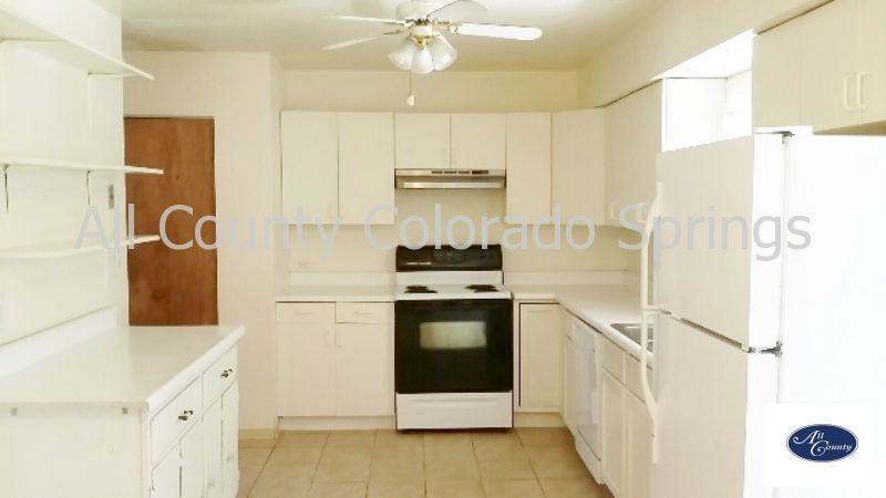 1910 Monterey Rd - Photo 3 of 15