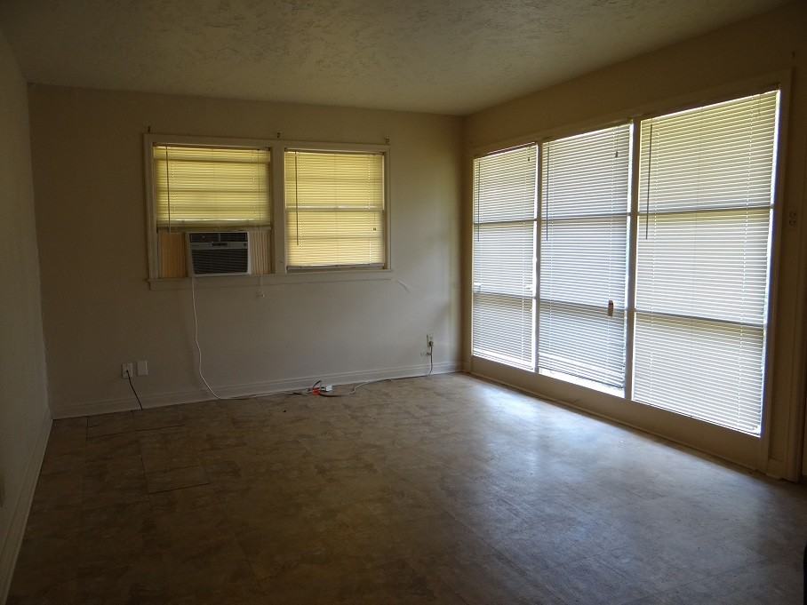 5425 Margo Ln - Photo 2 of 11