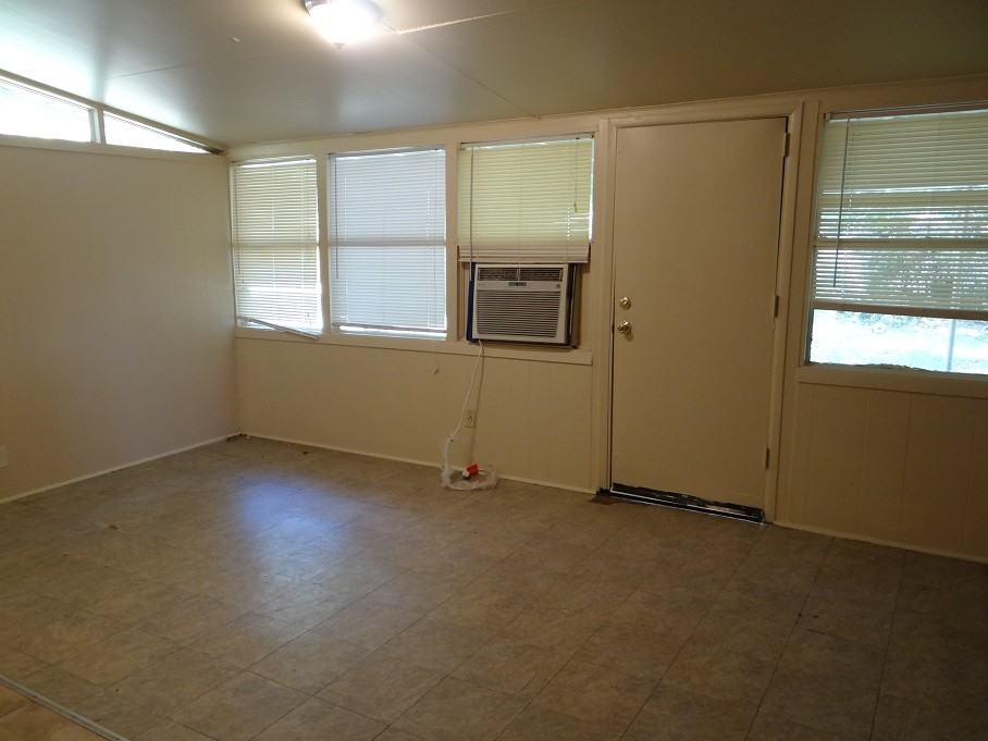 5425 Margo Ln - Photo 3 of 11