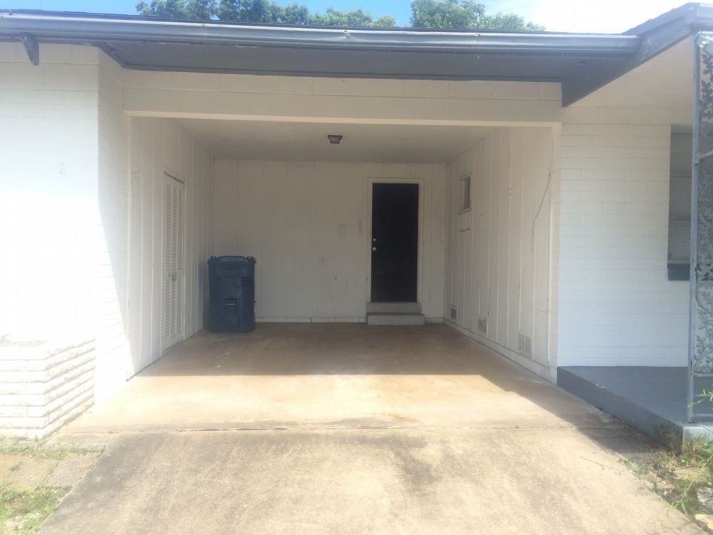 2375 Poinsettia Dr - Photo 2 of 12