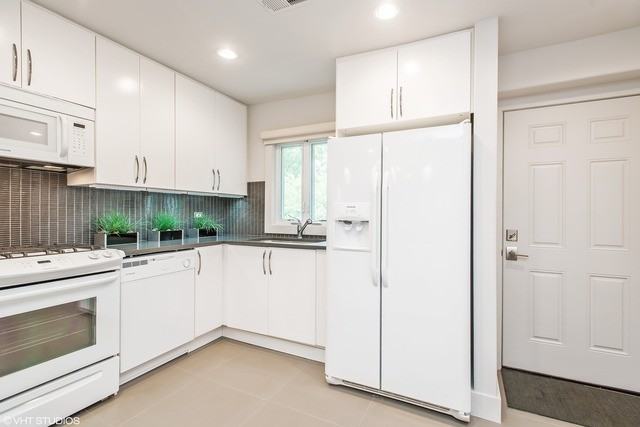 928 Elm St #2 - Photo 3 of 9