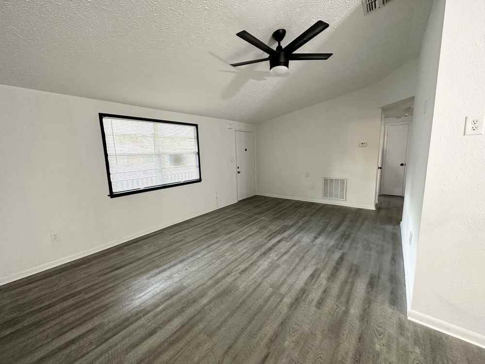 6431 Reno Ave - Photo 2 of 14