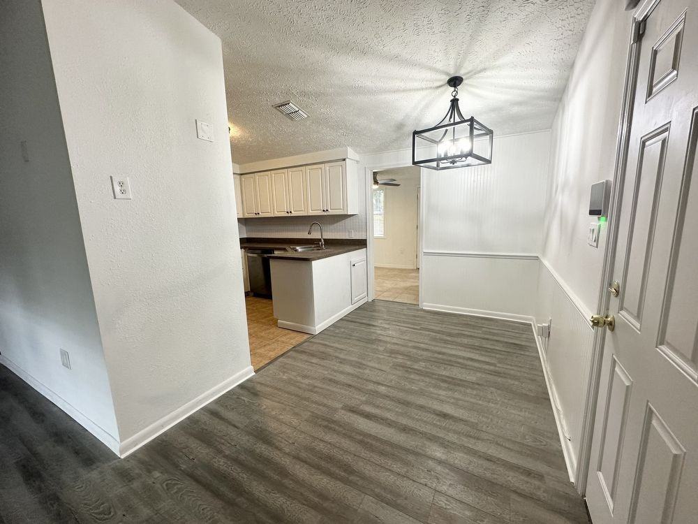 6431 Reno Ave - Photo 3 of 14