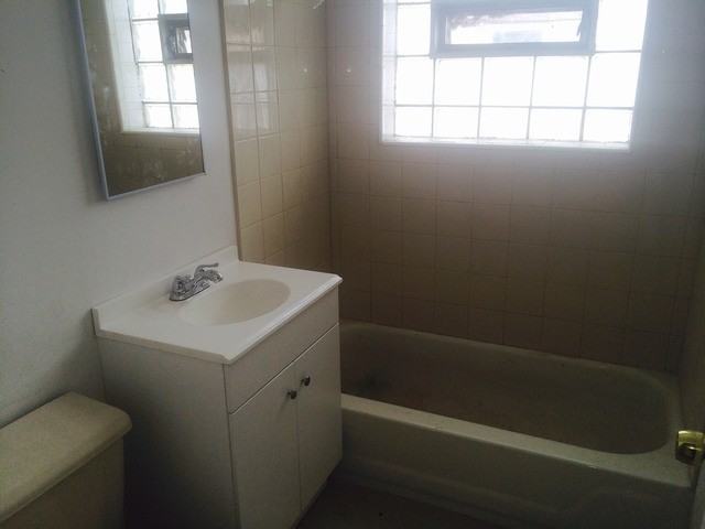 417 Hickory St #1 - Photo 3 of 8